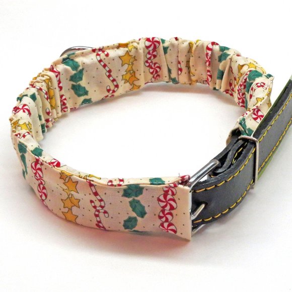 Holiday Dog Collar Peppermint Holly and Stars MEDIUM or LARGE - Picture 1 of 3